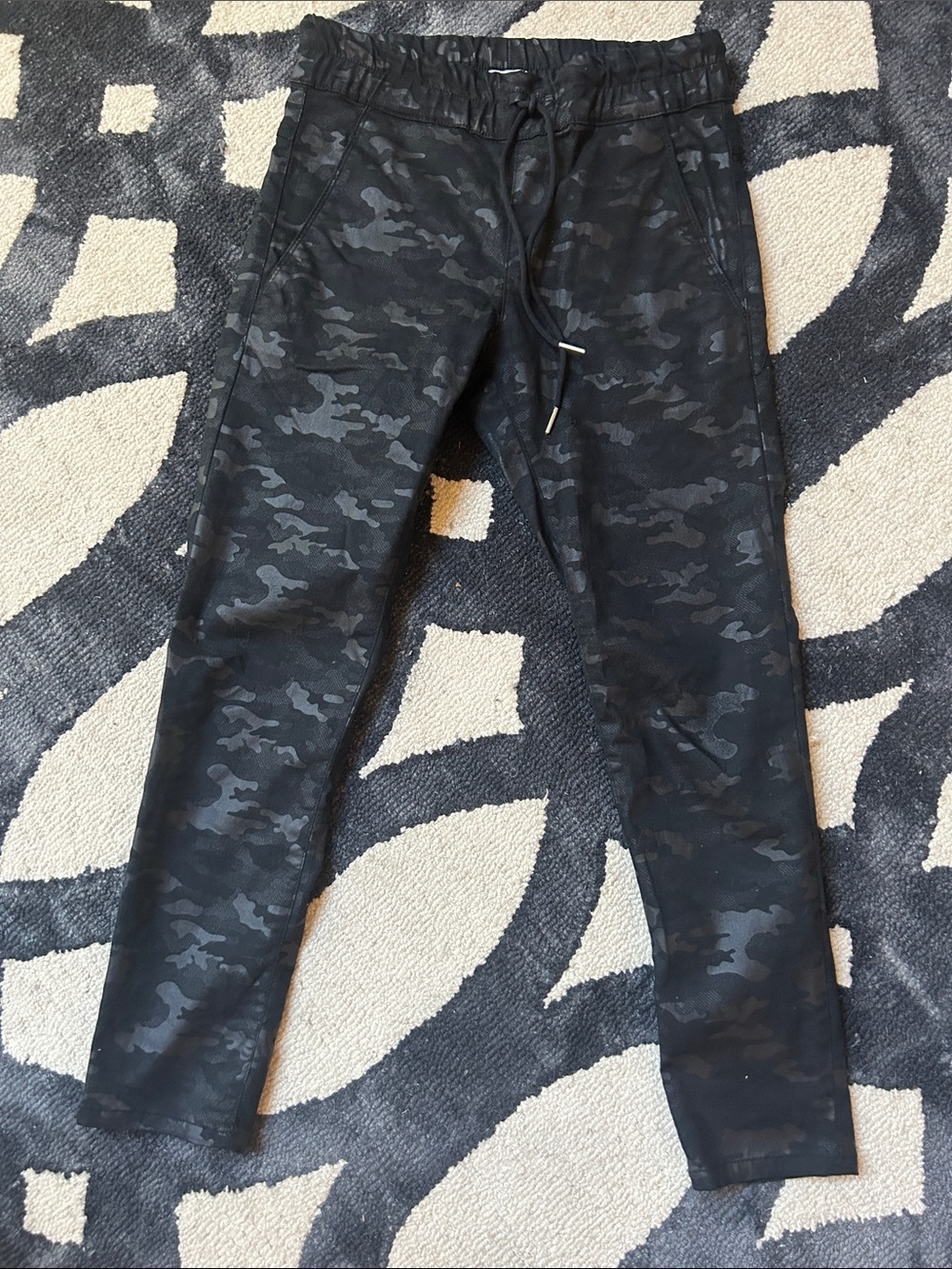 Bevy Flog Black Camo Jogger Pants